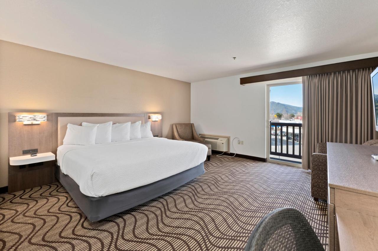 Cedar Street Hotel & Suites Sandpoint Exterior photo